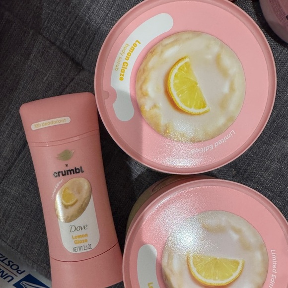 Brand new set of dove crumbl lemon glaze 2 body scrubs and 1 deodorant - Picture 3 of 3